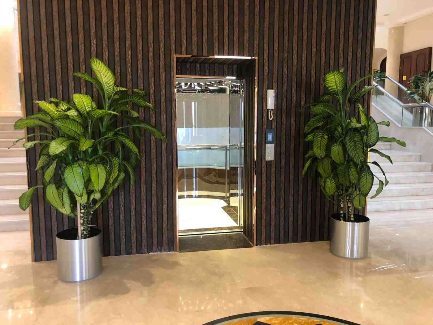 Hotel Lift