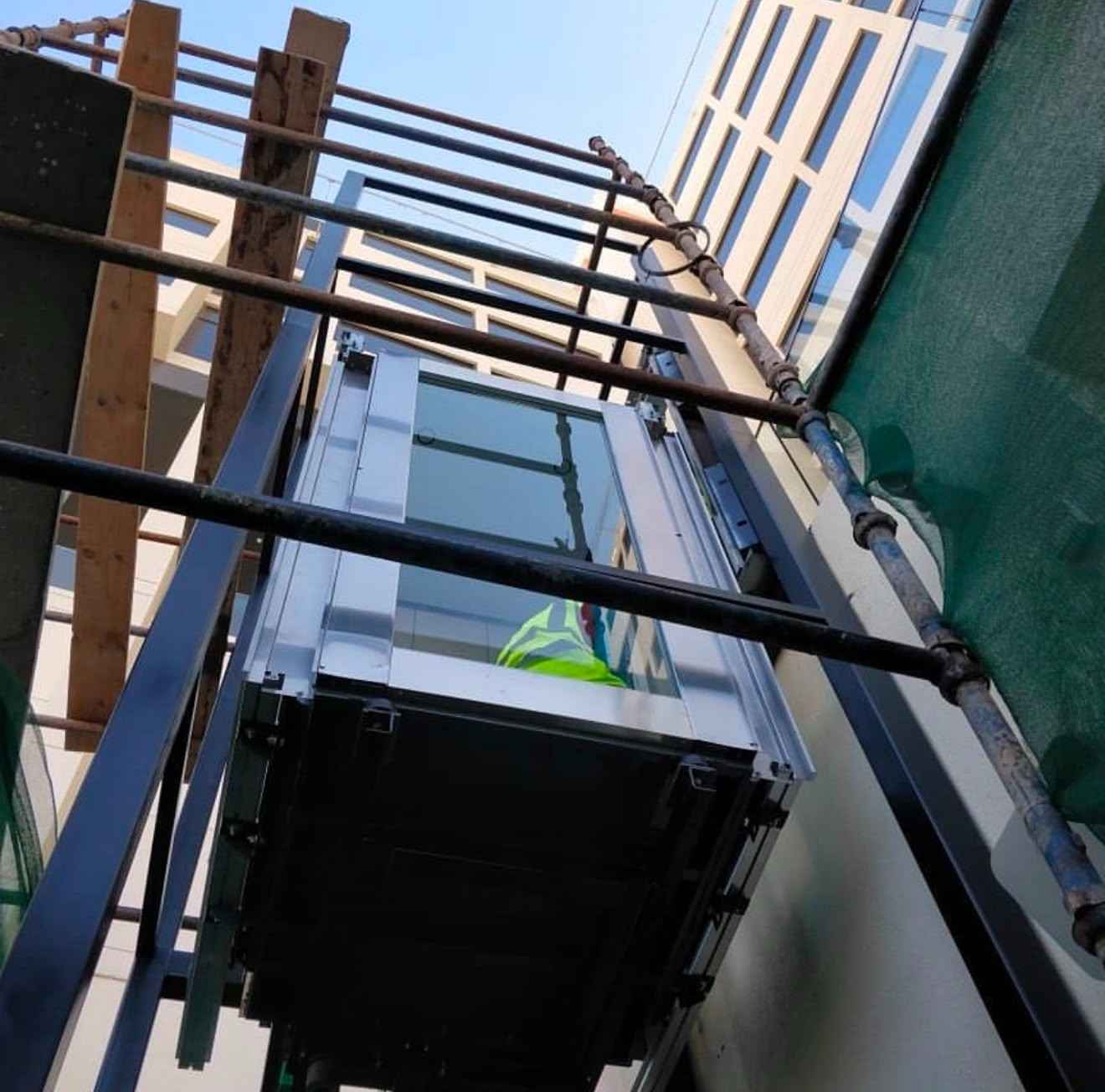 Exterior Hydraulic Panoramic Elevator Installation