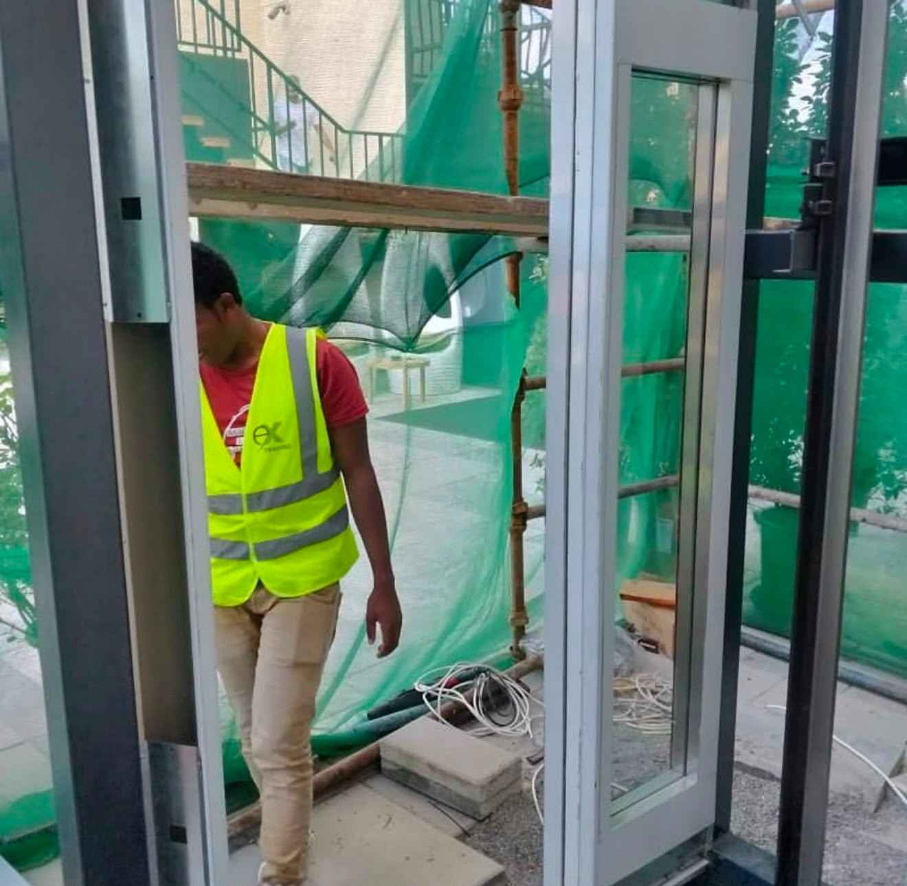 Exterior Hydraulic Panoramic Elevator Installation