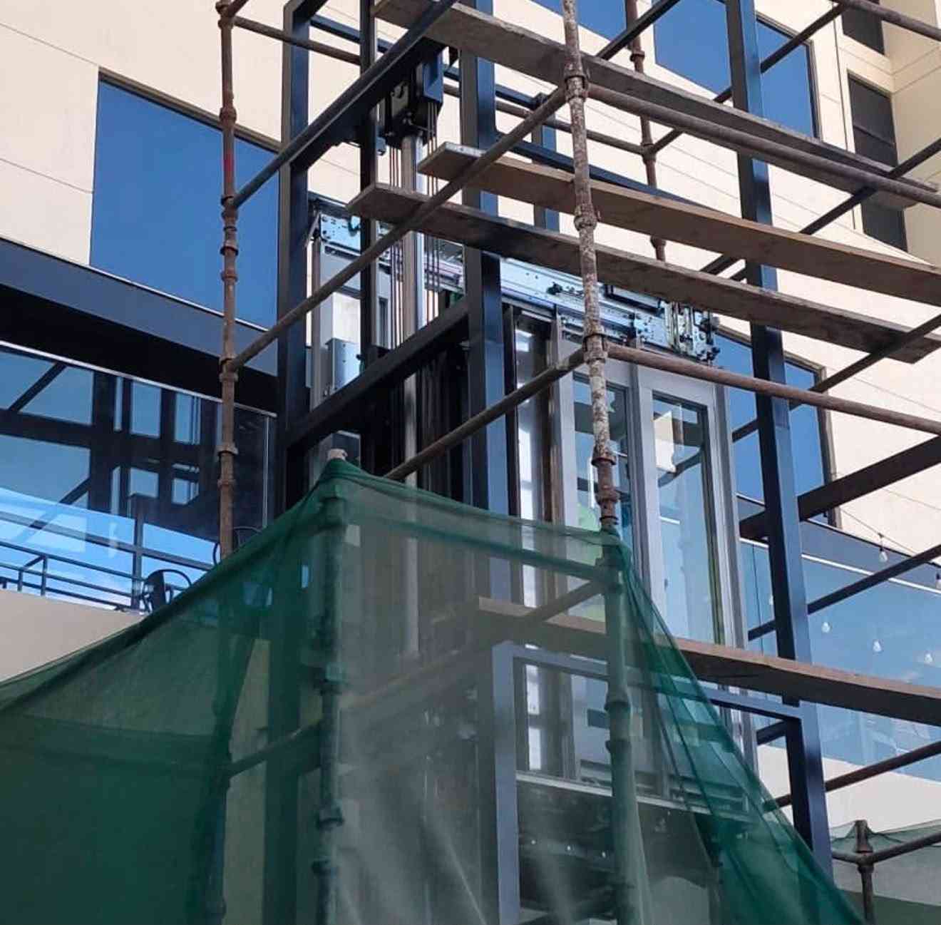 Exterior Hydraulic Panoramic Elevator Installation